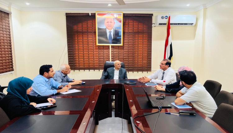 وزير المياه يبحث مع شركاء دوليين دعم إمدادات المياه في عدن وتعز ولحج  
