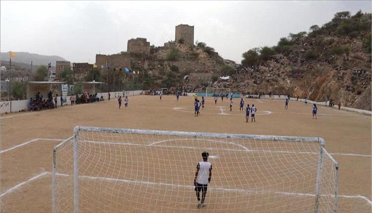 العوابل يتخطى قعزان بفارق هدفين في دوري الشعيب بالضالع
