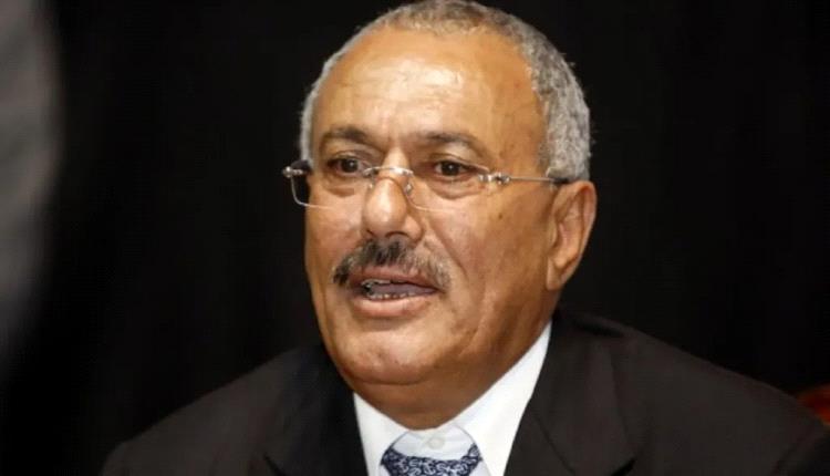 الجنرال علي محسن الأحمر يخرج عن صمته ويكشف حقيقة هروب علي عبدالله صالح من منزله بصنعاء
