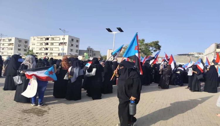 حملات التضليل المنظمة والعبثية سلاح لتشويه وحرف ثورة النساء بعدن
