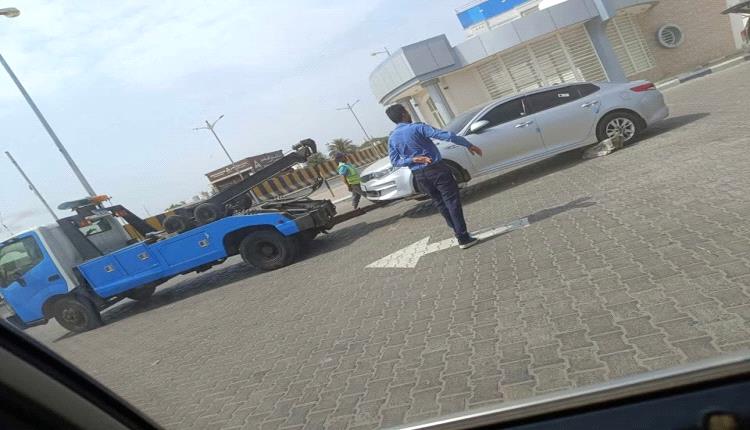 موقف إنساني يبرز قيم العطاء والتواضع في إدارة مرور عدن
