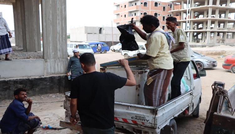 مؤسسة إمكان للتنمية توزع لحوم الأضاحي في العاصمة عدن