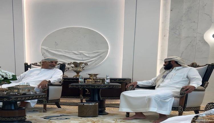 الرئيس الزُبيدي يلتقي قائد قوات محور سبأ