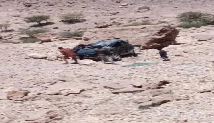 وفاة وإصابة سبعة اشخاص في حادث سقوط سيارة من منحدر شاهق في هذه المحافظة!