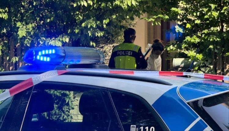 لاجئ يمني في دولة اوروبية يقـ.ـتل زوجته طعـ.ـنًا أمام أطفالهما الستة!
