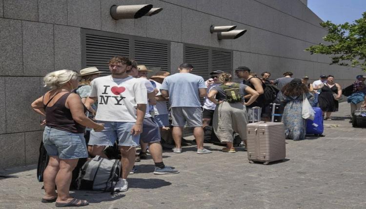 عمليات إجلاء جماعية من إسرائيل وإيران مع احتدام الصراع بين البلدين

