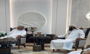 الرئيس الزُبيدي يلتقي قائد قوات محور سبأ