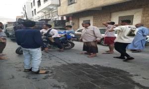 في حادثة مأساوية هزت المدينة.. وفاة طفل دهساً تحت عجلات صهريج ماء في محافظة تعز