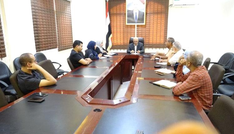 وزير المياه والبيئة يبحث مع منظمة يمن آيد التعاون في مجالات التغيرات المناخية ودراسات المياه