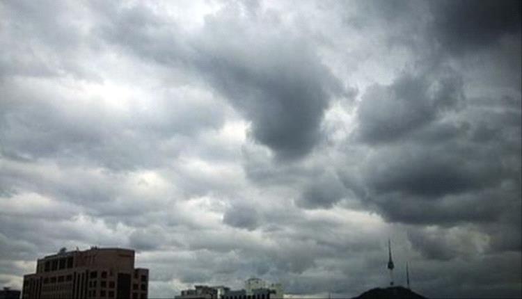 توقعات بغيوم وسقوط أمطار على سواحل الجنوب