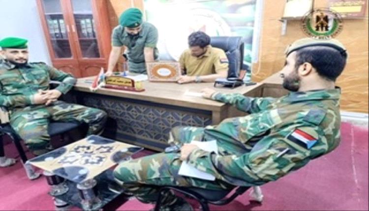 العميد الربيعي يشيد بانضباط وأداء إدارة القوى البشرية في حزام العاصمة عدن