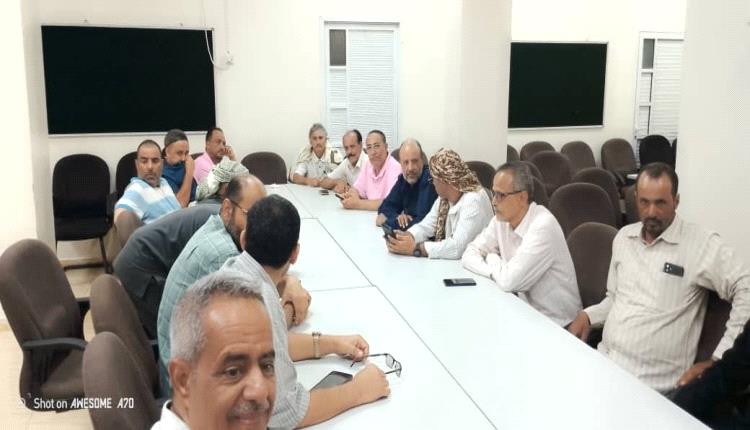 
الصندوق الاجتماعي للتنمية يدشن دورة تدريبية للتأهيل المجتمعي في الشعيب بحضور قيادات المديرية