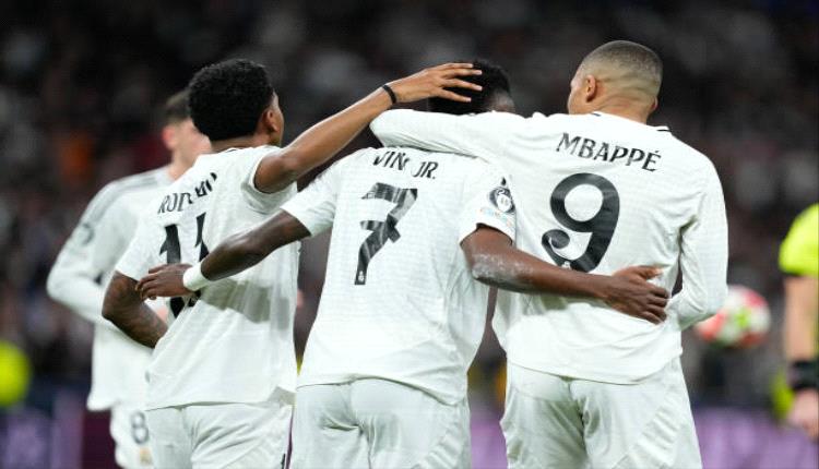 أول ضحايا الكلاسيكو.. بيريز يقرر رحيل هذا اللاعب قريباً