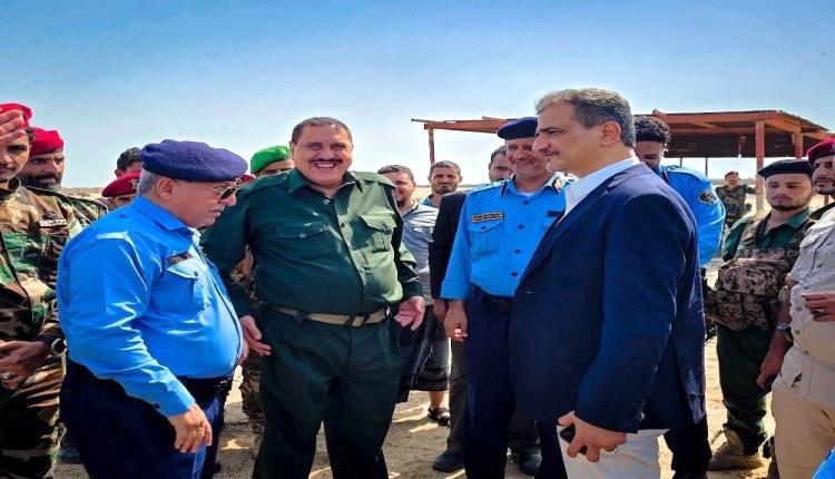 لملس والشعيبي يتفقدان سير عمل أمن المنطقة الحرة والجمارك ويبحثان سُبل تنشيط حركة الميناء