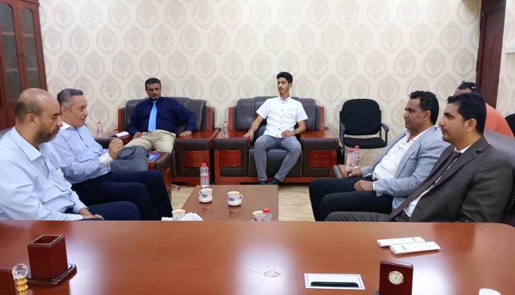 نائب وزير الشؤون القانونية وحقوق الإنسان يلتقي بكوادر الوزارة
..