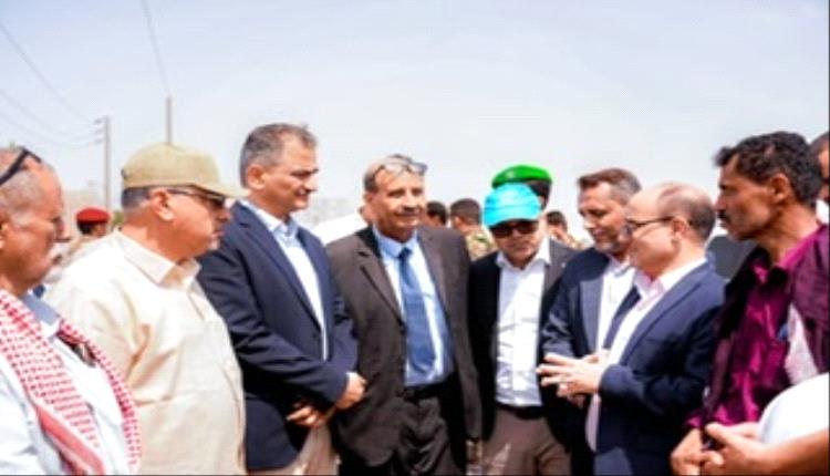 محافظ العاصمة عدن ورئيس مكتب مفوضية اللاجئين يضعان حجر الأساس لمشروع محطة ضخ الصرف الصحي بالعريش