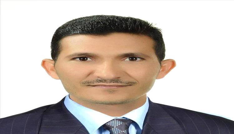 تفاصيل جـ.ـريمة مـ.ـروعة .. اغتـ.ـيال أكاديمي وصب مادة الأسيد عليه في قلب صنعاء
