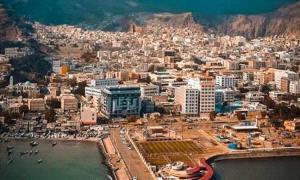 عادم السيارة يقتل زوجين في عدن
 