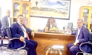 وكيل وزارة الداخلية يتفقد الحالة الأمنية في مطار عدن ويشيد بجهود العاملين
