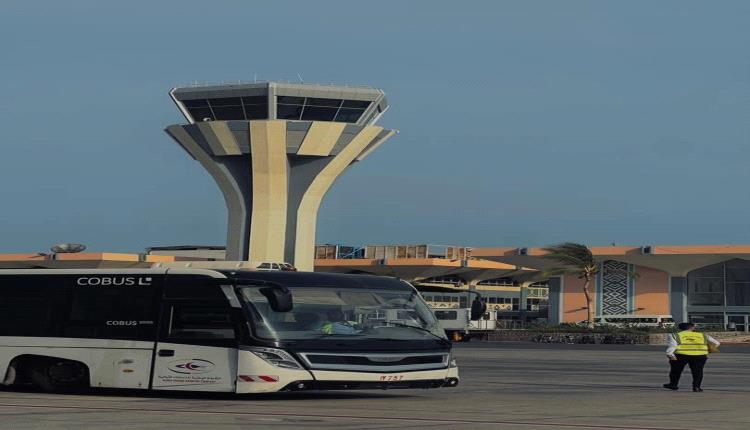 الحو.ثي يعلن الحـ.ـرب على مطار عدن الدولي.. وناشطون يدحضون افتراءاتهم