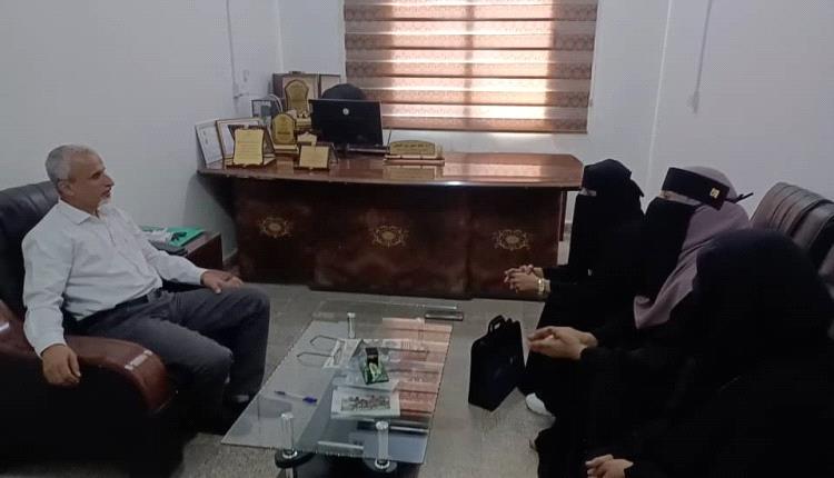 شدد على أهمية إقامة المخيمات الطبية المجانية.. الوكيل الشبحي يلتقي بممثلي مؤسسة إحسان للتنمية الإنسانية