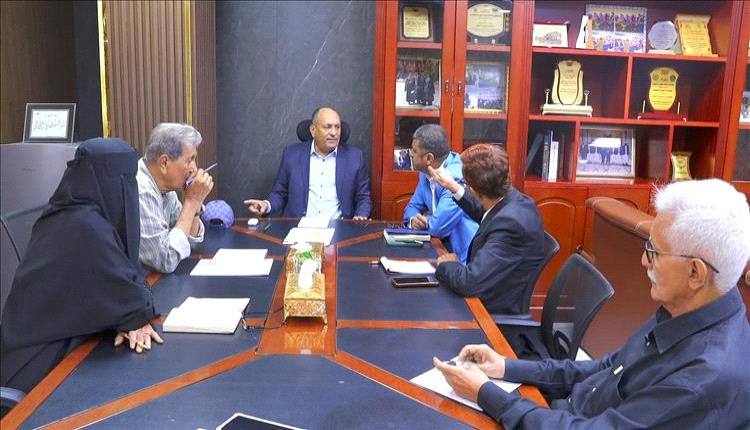 اجتماع بعدن يناقش آليات تحديد تكلفة الواردات وتعزيز الشفافية السعرية

