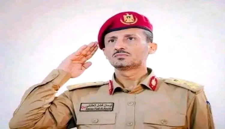 العميد أوسان العنشلي يهنئ المقدم مروان الشاعري بمناسبة نيله درجة الماجستير في العلوم العسكرية