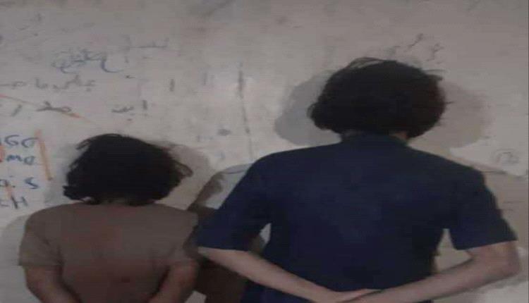 أبين : الأجهزة الأمنية تطيح بشخصين نفذا تفجـ.ـير قنبـ.ـلة في مدينة لودر خلال ساعة واحدة