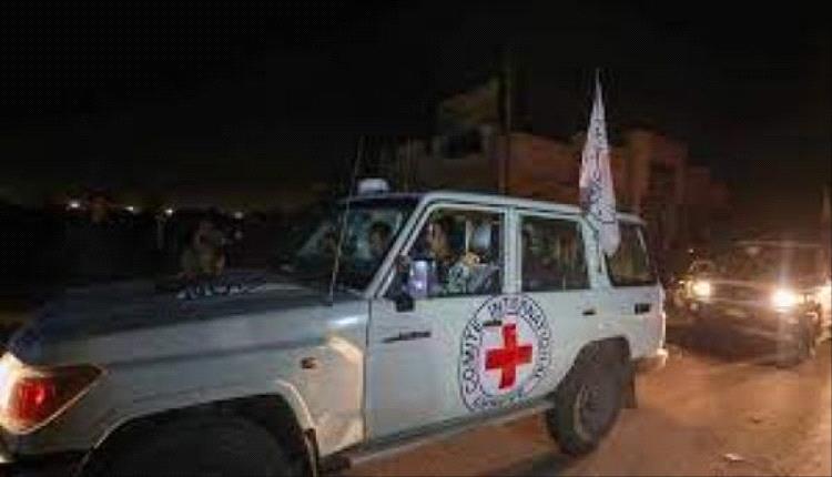 إسر.ائيل تتسلم رفات رهيـ.ـنة من حـ.ـماس