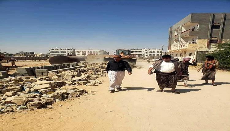 حملة ميدانية لإزالة البسط العشوائي على الخدمات العامة بعتق