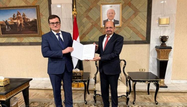 الزنداني يستقبل السفير الروسي الجديد لدى اليمن

