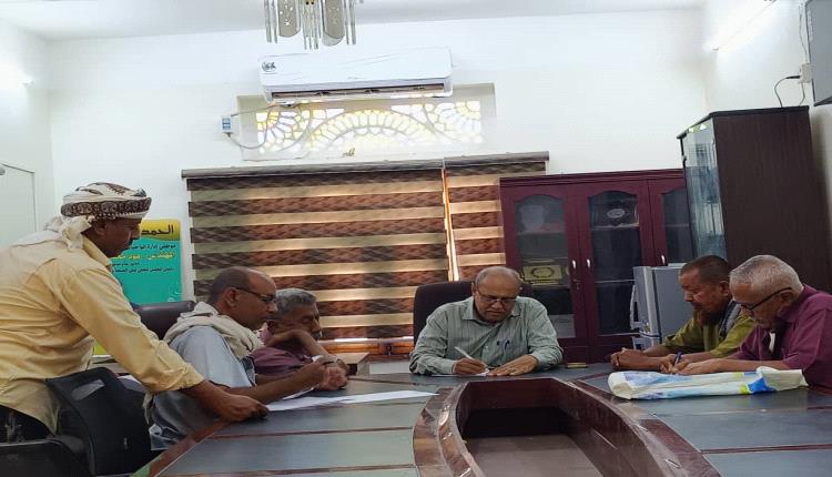 الهيئة الإدارية لمديرية تبن تناقش تحصيل الموارد المالية ومتابعة المشاريع الاستثمارية
