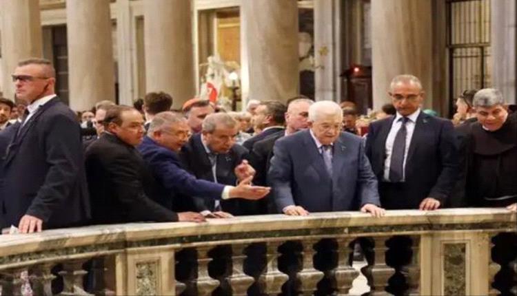 الرئيس الفلسطيني يزور ضريح البابا فرنسيس في روما
