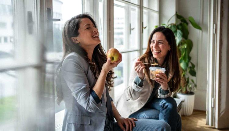 هذه الأطعمة تجعل رائحتك أكثر جاذبية..