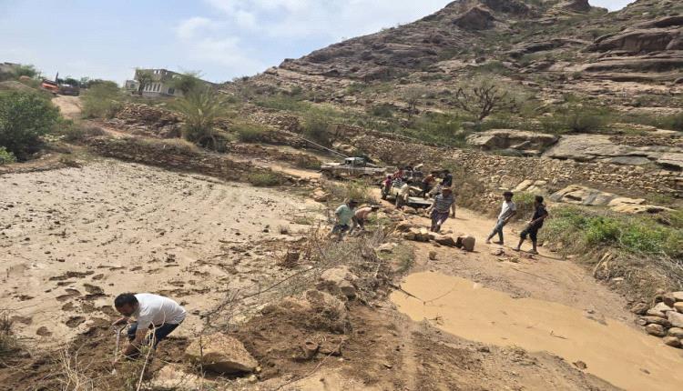 ابناء الشعيب يطلقون حملة خيرية لدعم رصف طريق اقذيذ _ المشارع
