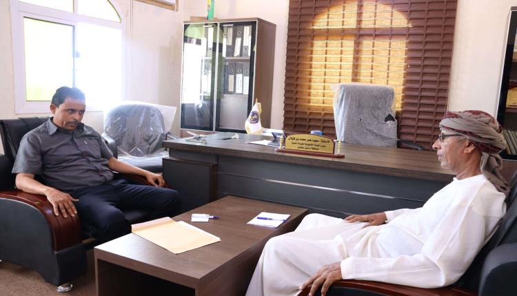 رئيس تنفيذية انتقالي سقطرى يبحث مع نقابة هيئة التدريس آليات إنشاء منسقية الجامعات بالمحافظة
