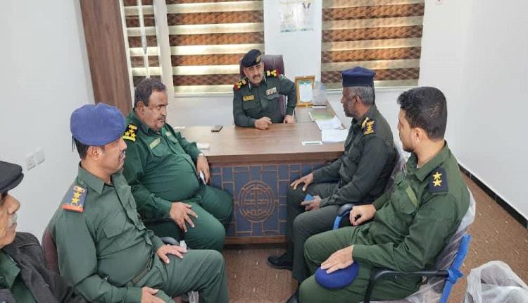 مدير عام شرطة شبوة يستقبل وفداً من الإدارة العامة لمكافحة المخـ.ـدرات بوزارة الداخلية لتعزيز جهود مكافحة الظاهرة
