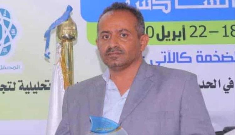 الحو،،ثيون يوقفون مسؤول أشغال إب لرفضه تمرير مخالفات

