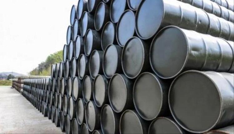 أسعار النفط تتحول للارتفاع رغم مخاوف وفرة الإمدادات