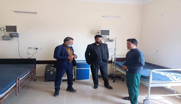 وكيل محافظة الضالع لشؤون المديريات يزور مستشفى حكولة العام ويشيد بالكادر الاداري والطبي