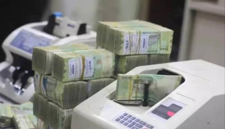 قريبًا.. انفراجة مرتقبة في ملف الرواتب بعدن

