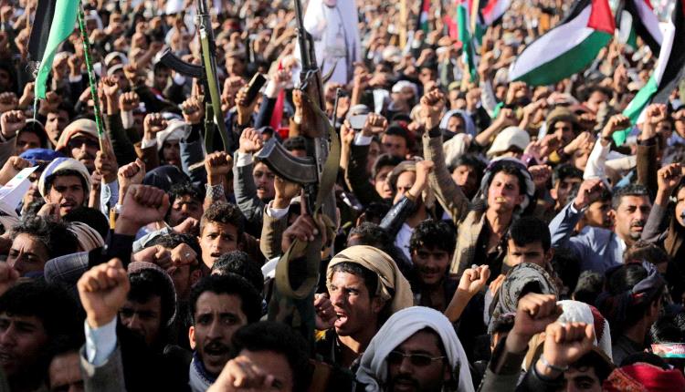 الحو.ثيون في مأزق.. عقوبات وسخط شعبي بسبب تهـ.ـديد الملاحة الدولية