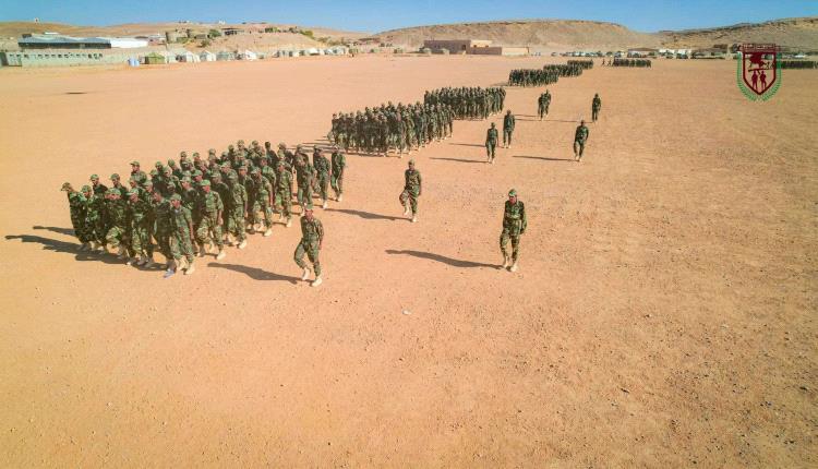 قوات دفاع شبوة تحتفل بتخريج اللواء الثامن وتستعرض جاهزيته القتالية
