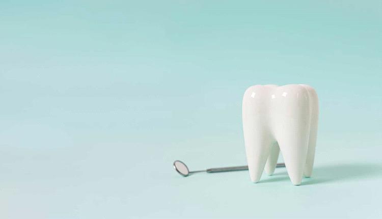 كيف يؤثر النظام الغذائي والإجهاد في صحة الفم؟