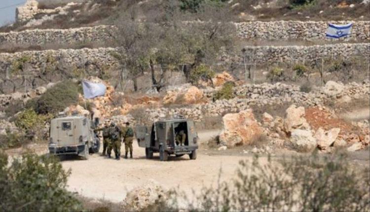 الجيش الإسر.ائيلي يعلن تفكيـ.ـك بؤرة استيطانية في الضفة الغربية