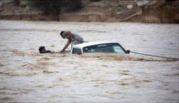 هطول للأمطار يتسبب في فيضانات بمناطق من إيـ.ـران بعد أشهر من الجفاف