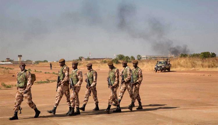 الفدية والحصار.. كيف صعدت تكتيكات الاقتصاد بالمسـ.ـلحين في الساحل الأفريقي؟