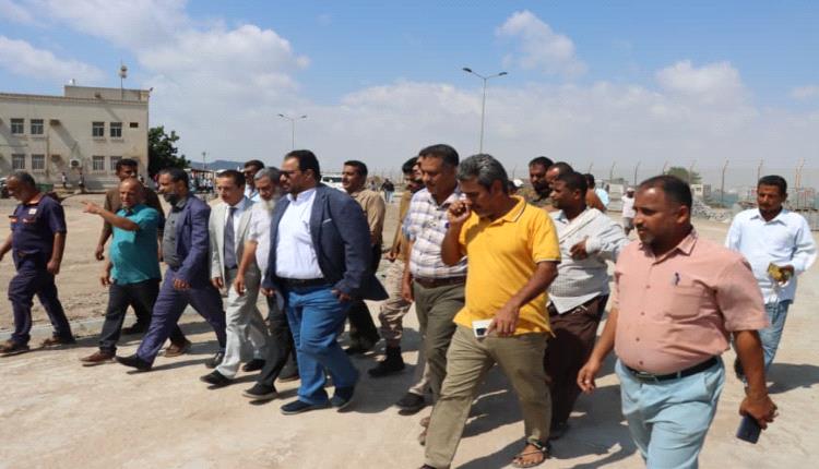 مدير عام شركة النفط بعدن يقوم بزيارة تفقدية الى منشاة البريقة