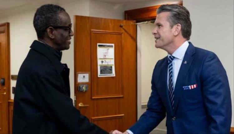 وزير الدفاع الأمريكي يحضّ نيجيريا على الحد من العـ.ـنف ضد المسـ.ـيحيين