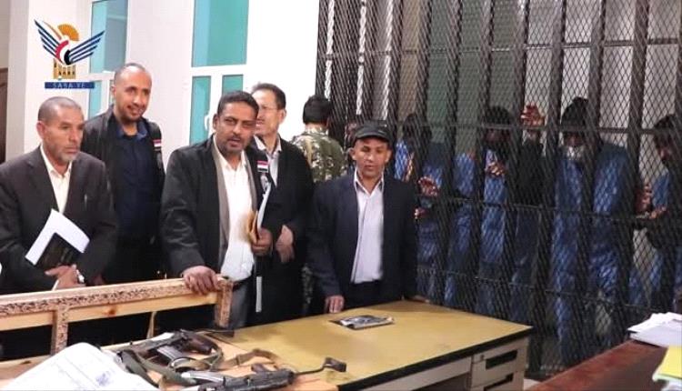 محكمة تابعة لملـ.ـيشيا الحو.ثي تصدر حكما بإعـ.ـدام 17 مختطفا في محاكمة مسرحية